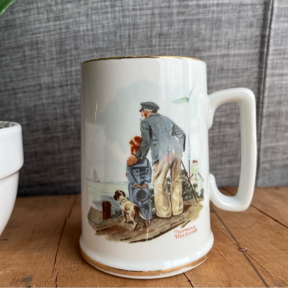 Norman Rockwell "Looking Out To Sea” Mug - Picture 4 of 4